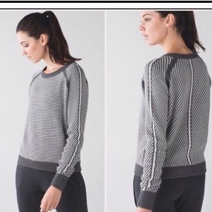 Lululemon sweater size 6